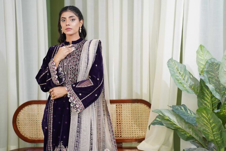 Salwar kameez hata design